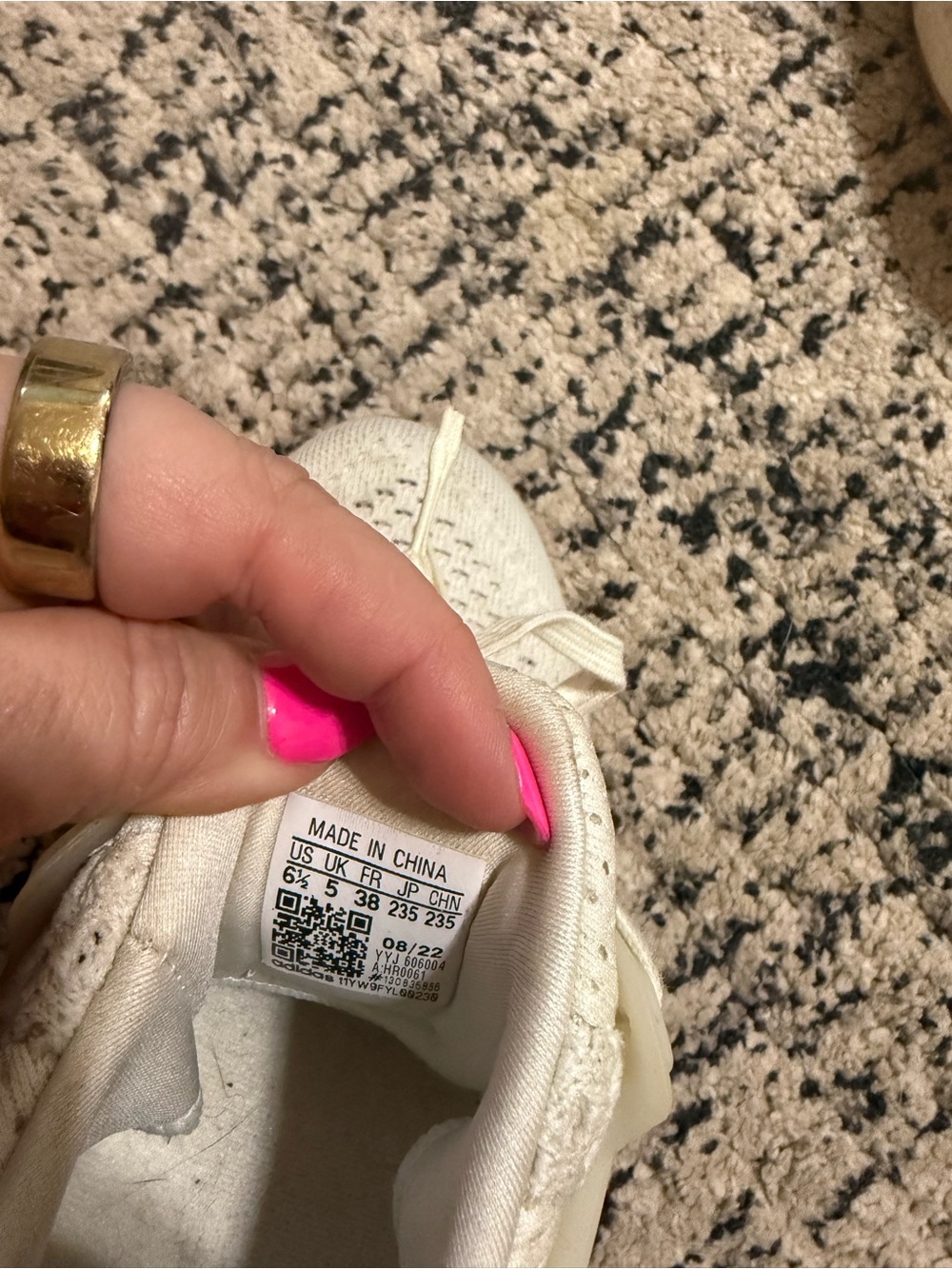 adidas UltraBoost DNA Cloud White Gum Sole Sneakers Women’s 6.5 - Picture 4 of 4